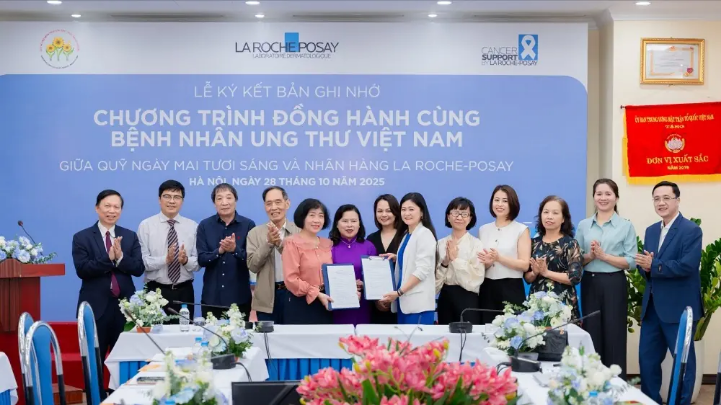 Hơn 100.000 bệnh nhân ung thư được hỗ trợ y tế